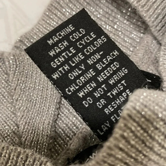 New York & Co sweater - Picture 5 of 5
